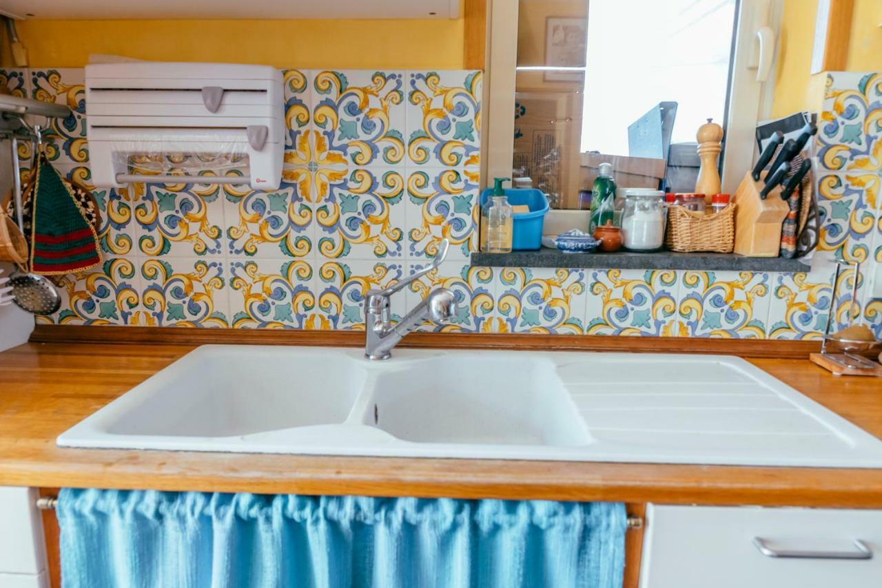 Lemon Tree Terrace Apartment Наполи Екстериор снимка